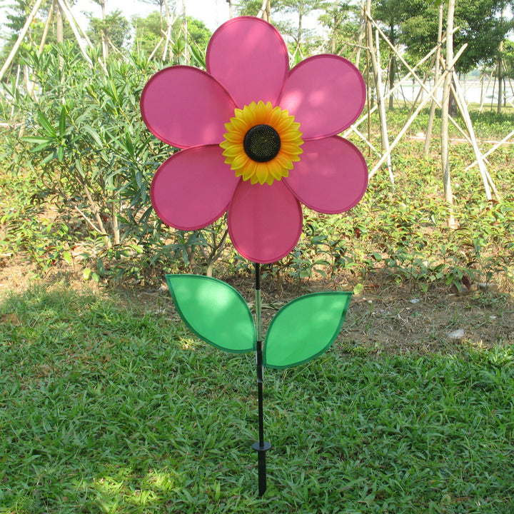 Gardener Select™ 6-Petal Pinwheel with Sunflower Center
