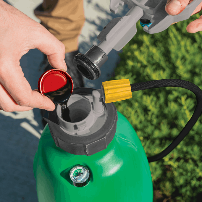 Aussie EzySpray Self-Pressurized Sprayer